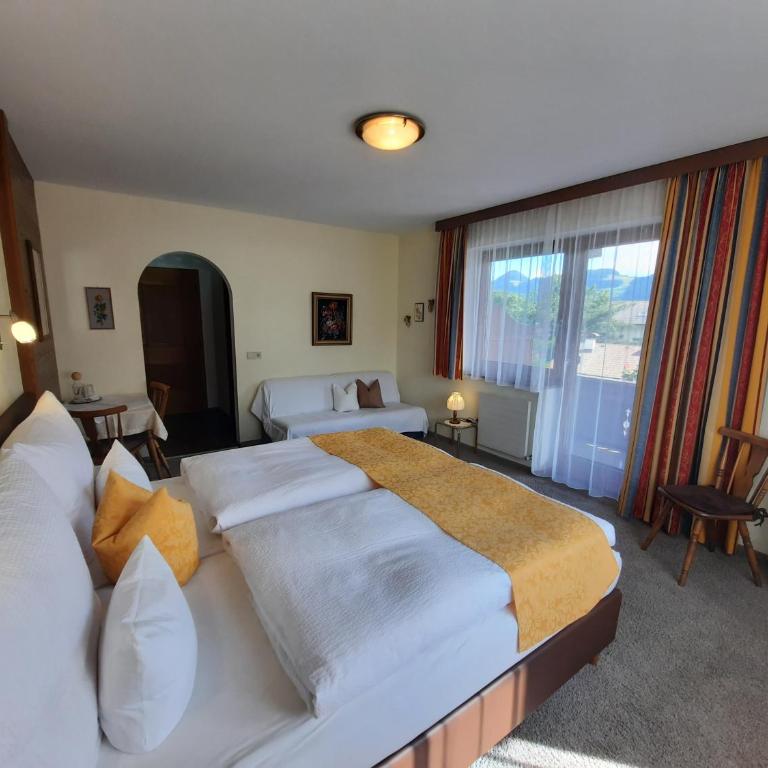 Gästehaus Burgi - Vierbettzimmer - 8