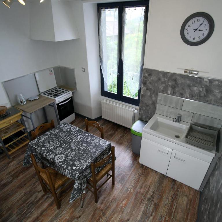 Les Meublés des Coteaux d'Aix - Apartment - 9