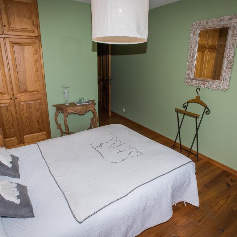 Maison d'hôtes Agathe et Sophie - Chambre Double - Vue sur Montagne - 3