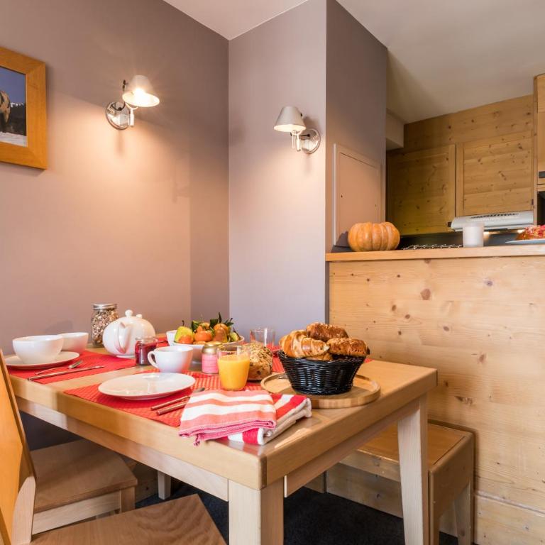 Résidence Pierre & Vacances Les Balcons De Bellevarde - Appartement 1 Chambre (4 Personnes) - Vue sur Montagne - Côté Sud - 2