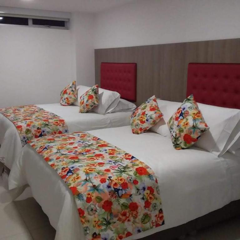 Hotel Grato Manizales - Deluxe Triple Room - 1