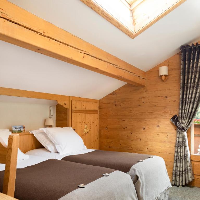 Logis La Croix-Saint-Maurice - Doppelzimmer im Dachgeschoss mit Balkon - 5