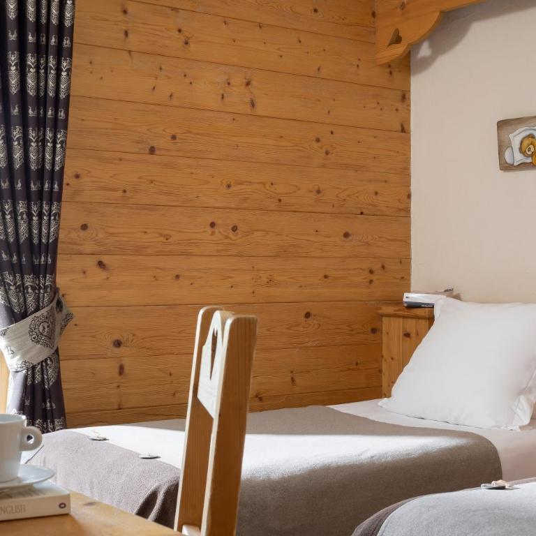 Logis La Croix-Saint-Maurice - Dreibettzimmer mit Balkon und Bergblick - 3