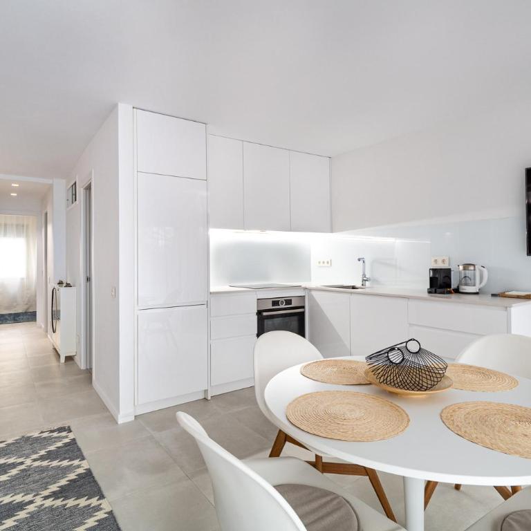 Comtal homey apartments - Two-Bedroom Apartment - 2