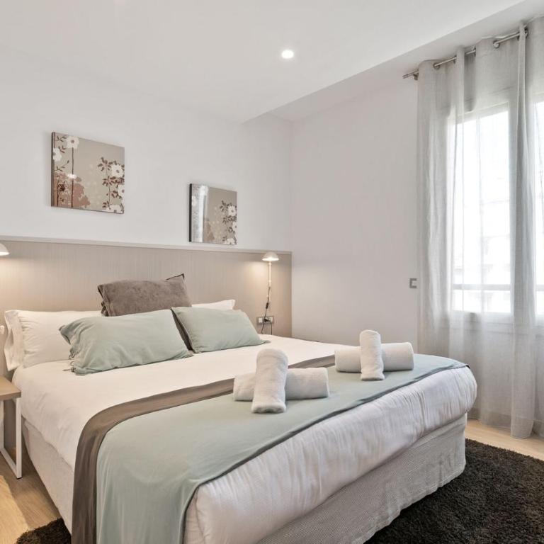 Fisa Rentals Gran Via Apartments - Superior Two-Bedroom Apartment - 6