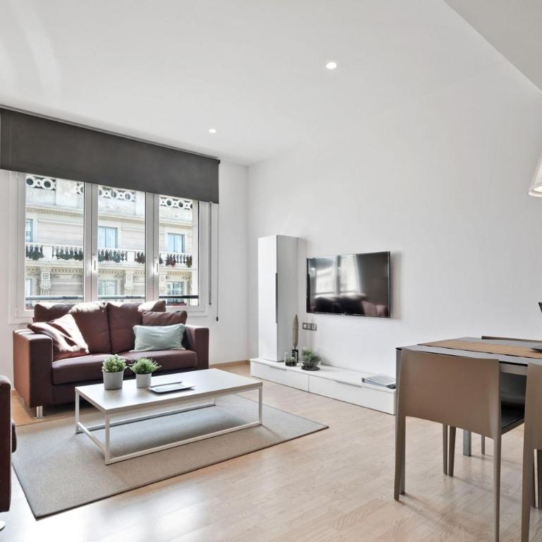 Fisa Rentals Gran Via Apartments - Two-Bedroom Superior Apartment - 1