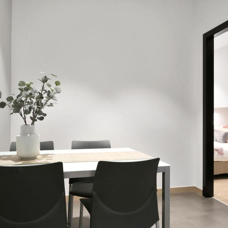 Fisa Rentals Gran Via Apartments - Deluxe Two- Bedroom Apartment - 8