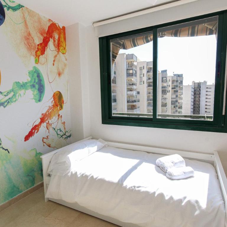 Apartamento Veremar, zona tranquila, con piscina, jardines, soleado y cerca de la playa de la cala, para disfrutar el mediterraneo - Apartamento de 3 dormitorios - 6