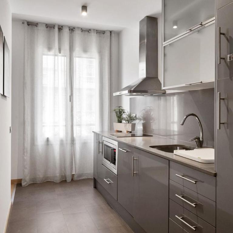 Fisa Rentals Gran Via Apartments - One-Bedroom Apartment - 3