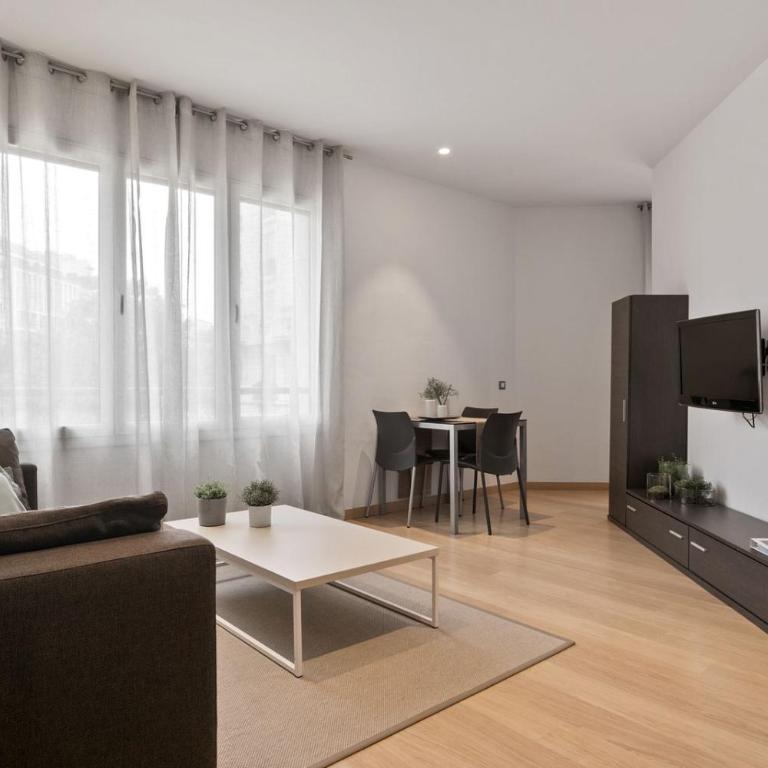 Fisa Rentals Gran Via Apartments - One-Bedroom Apartment - 2