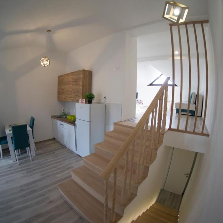 Apartmani Ivković+ - Četvorokrevetna Soba s Terasom - 10
