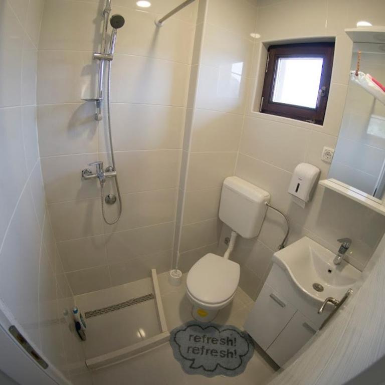 Apartmani Ivković+ - Četvorokrevetna Soba s Terasom - 4
