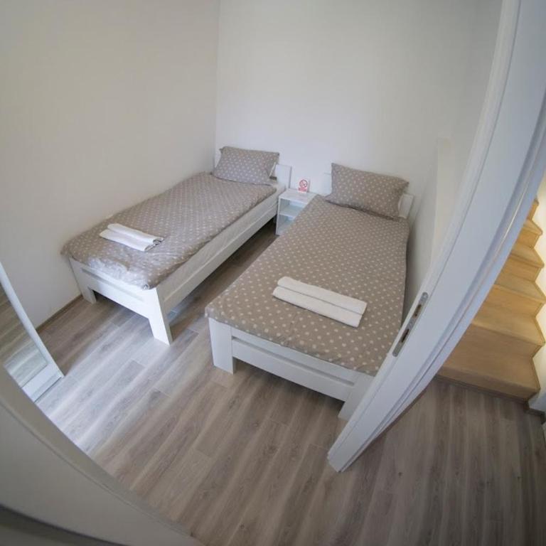 Apartmani Ivković+ - Dvokrevetna Soba sa Zasebnim Krevetima i Terasom - 5