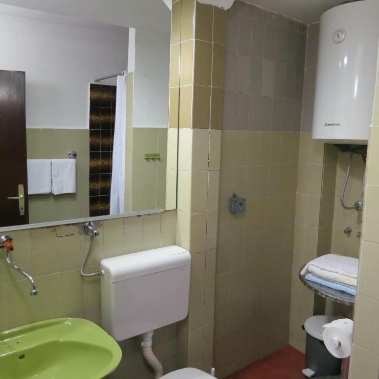 Reževići Apartments - Ground Floor Studio with Terrace - 5