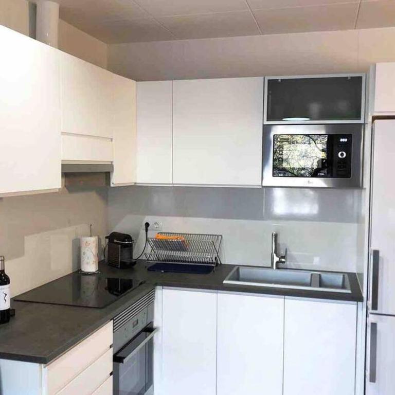 2 BEDROOM APARTMENT SANTS - Two-Bedroom Apartment - 24
