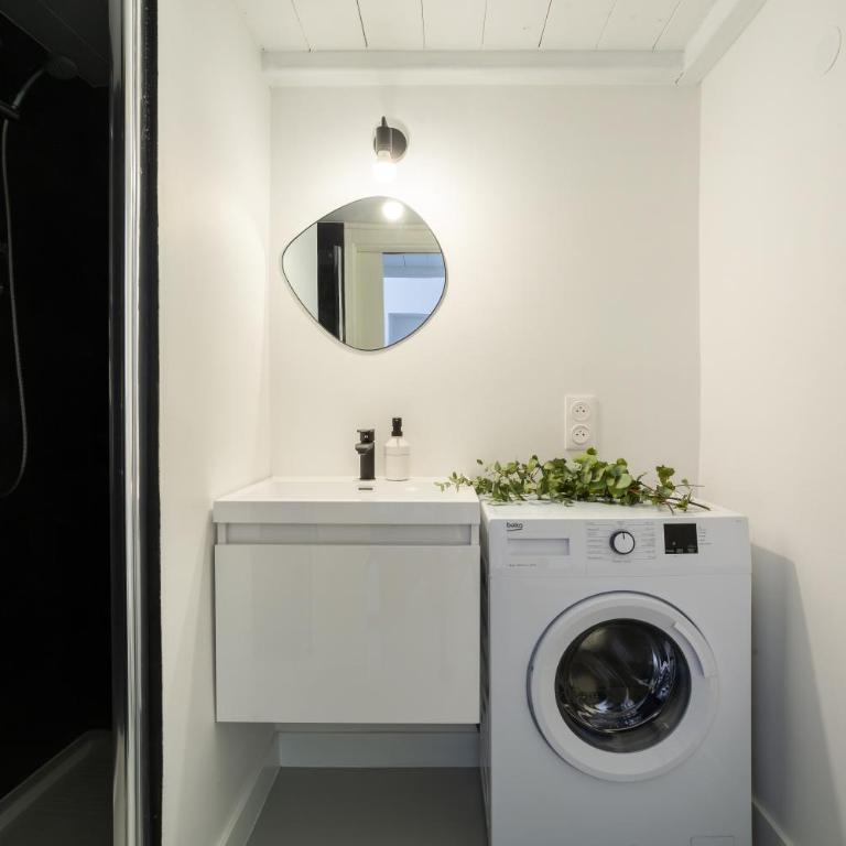 Plage à pied au cœur du vieil Antibes - Appartement - 7