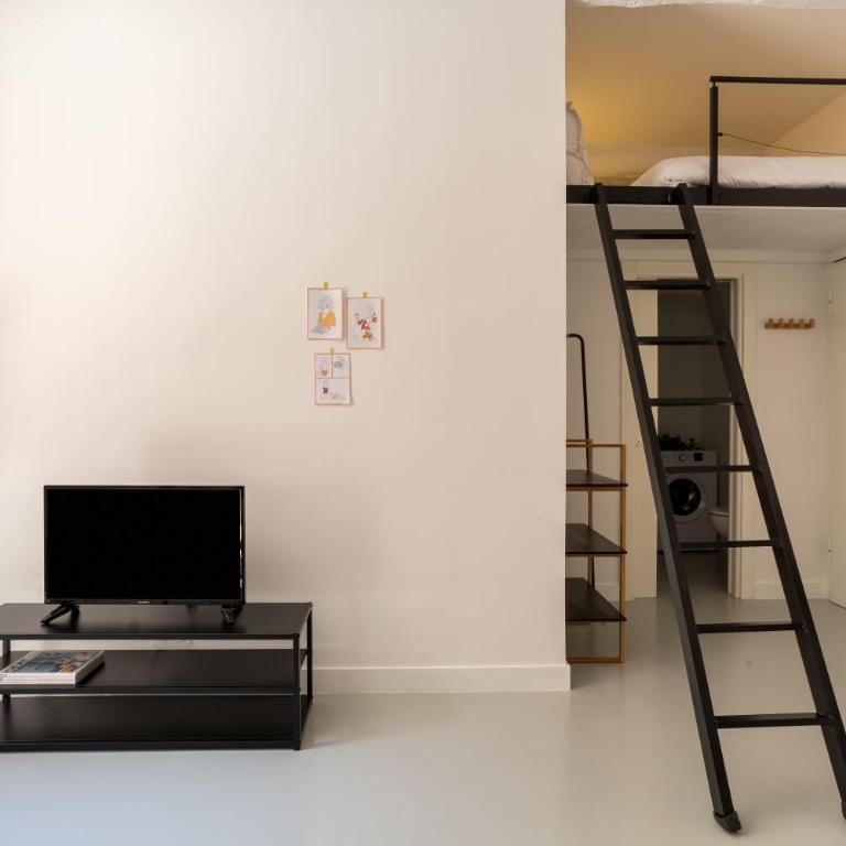 Plage à pied au cœur du vieil Antibes - Appartement - 6