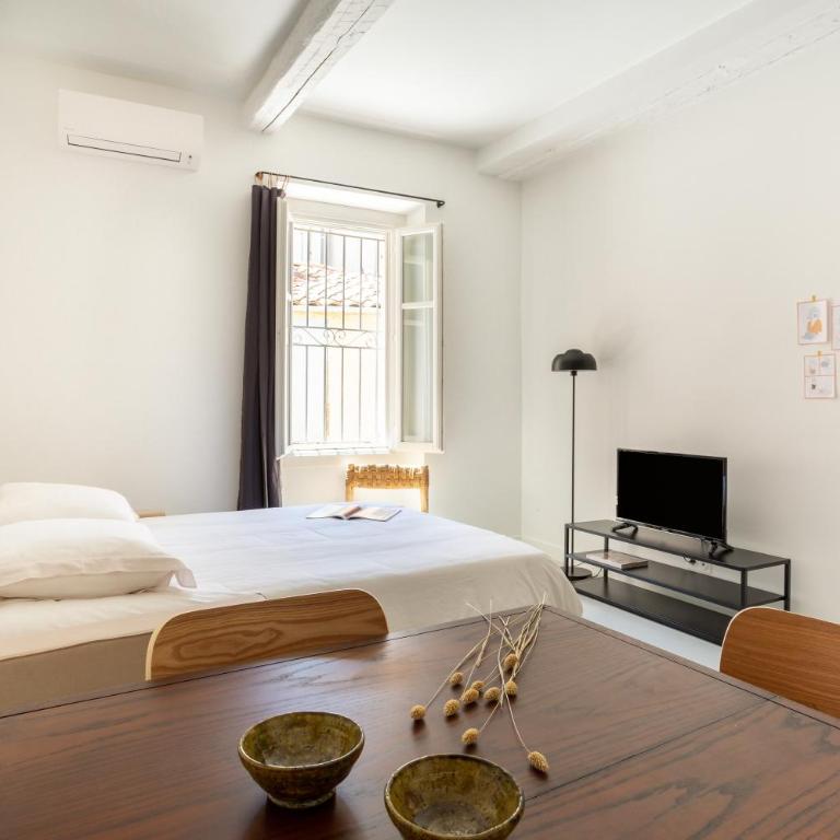 Plage à pied au cœur du vieil Antibes - Appartement - 12