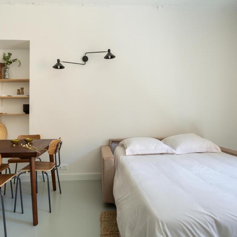 Plage à pied au cœur du vieil Antibes - Appartement - 13
