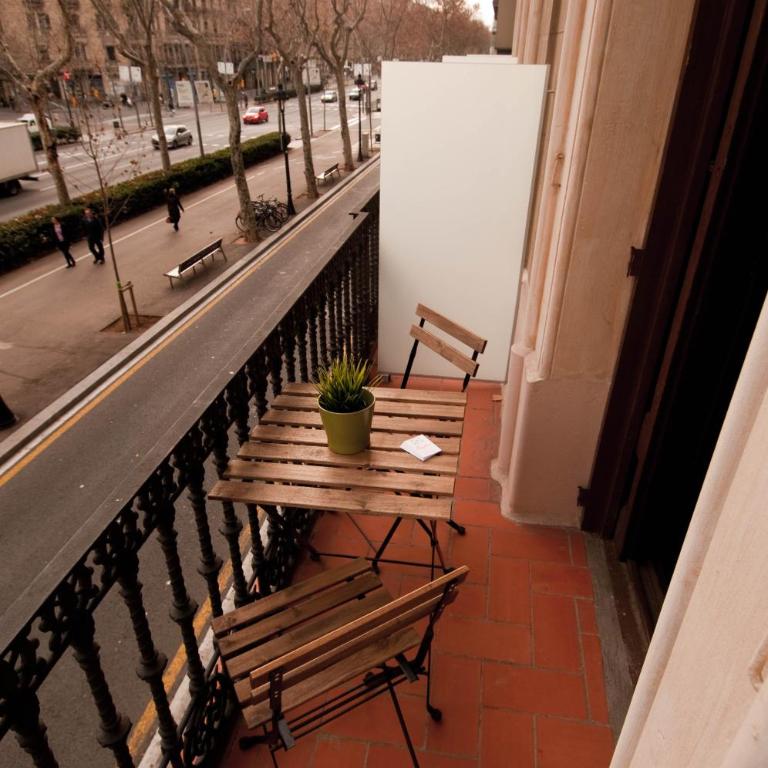 Hostal Live Barcelona - Double or Twin Room - 23
