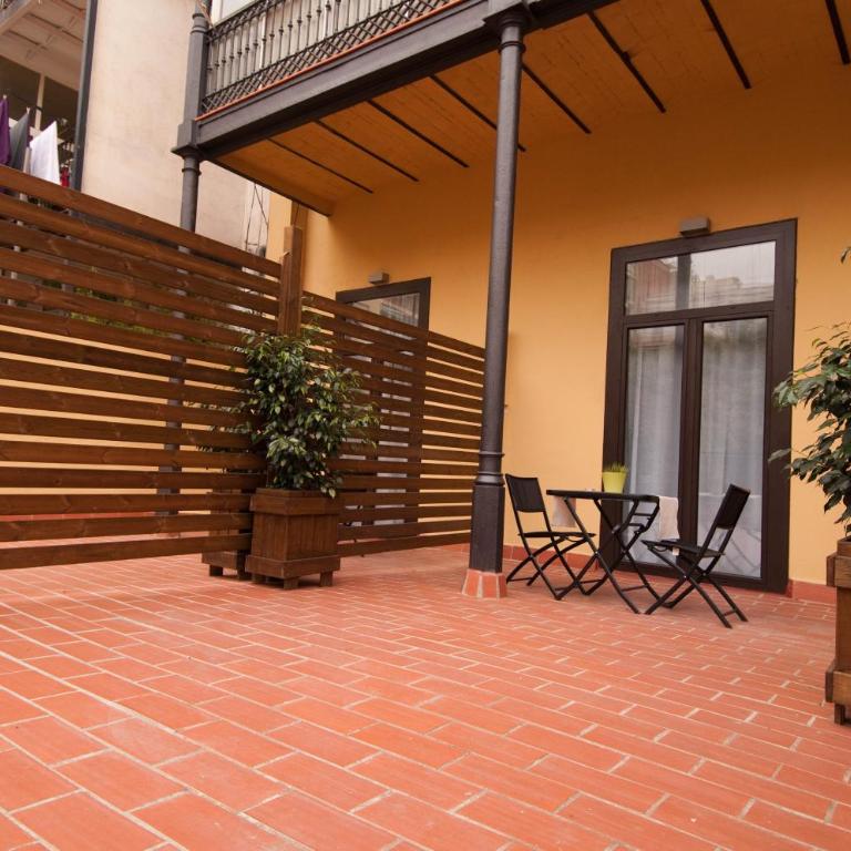 Hostal Live Barcelona - Superior Double or Twin Room with Terrace - 34