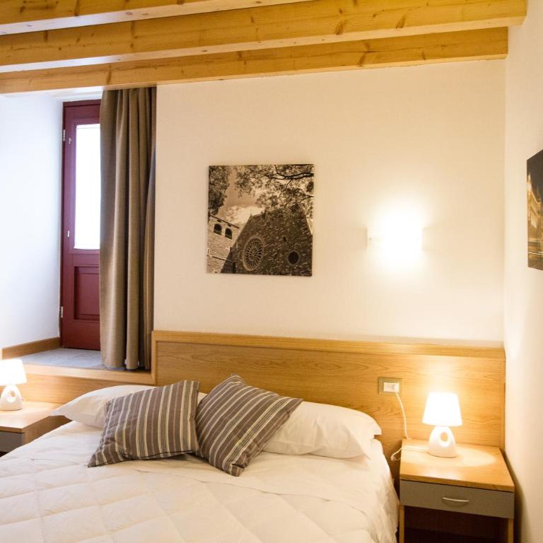 Hotel All'Arco - Camera Economy Matrimoniale/Doppia con Letti Singoli - 1