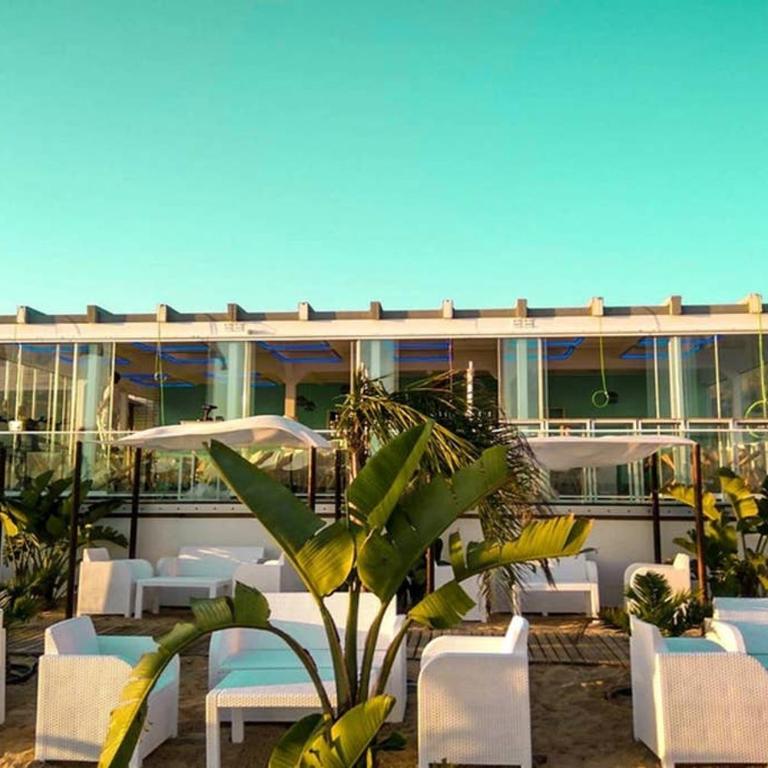 CASA DE DISEÑO EN LA PLAYA. - Casa de 5 dormitorios - 38