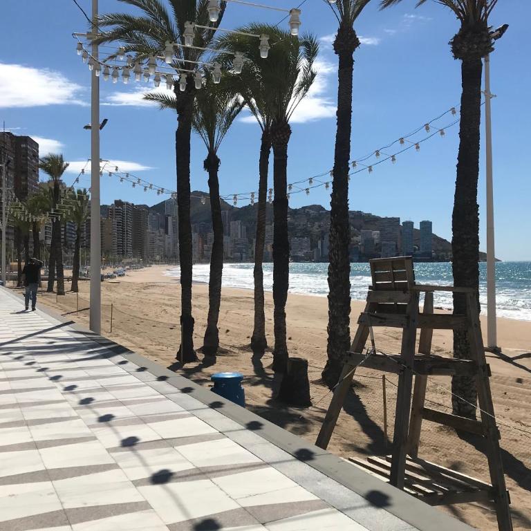 Apartamento en Plaza Triangular y muy cerca de la playa - Three-Bedroom Apartment - 28