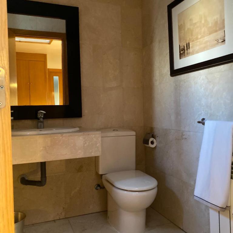 Valdevebas Chalet con Piscina - Five-Bedroom House - 14