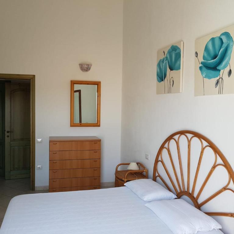 APPARTAMENTO AZZURRO con POSTO AUTO in GARAGE e panorama sul paese Santa Teresa Gallura - Two-Bedroom Apartment - 5