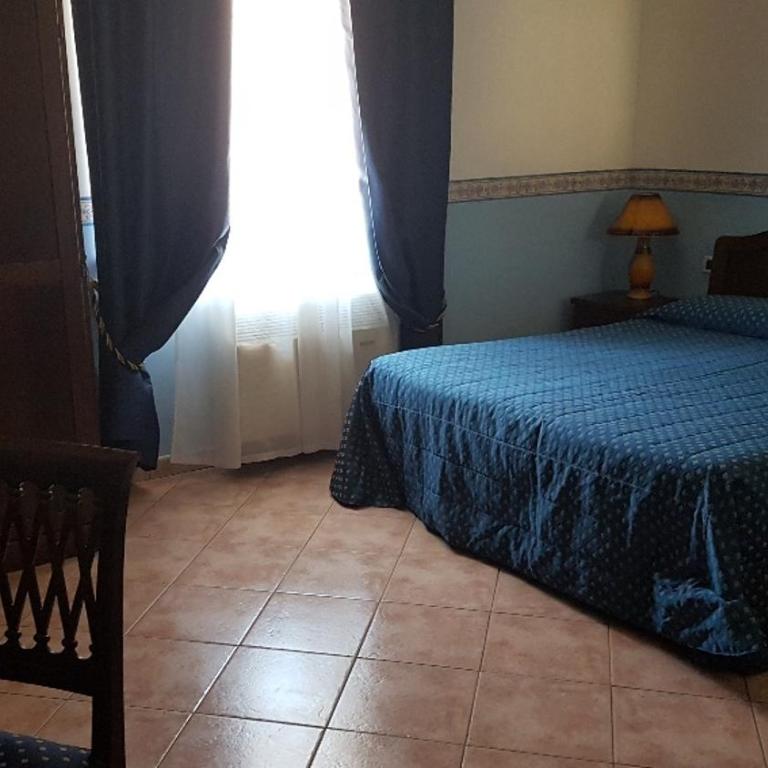 Hotel Eden Sul Lago - Camera Tripla Comfort con Doccia - 3