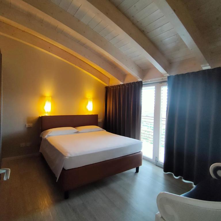 Nuova Opera Rooms & Apartments - Appartamento con Terrazza e Balcone - 4