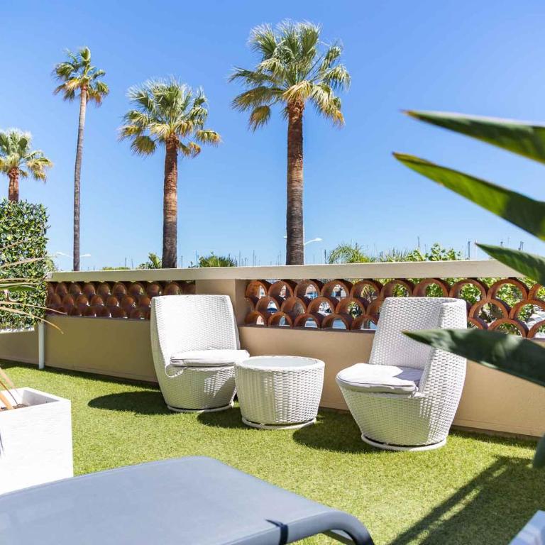 Hôtel Le Rabelais - Chambre Double avec Terrasse - 5