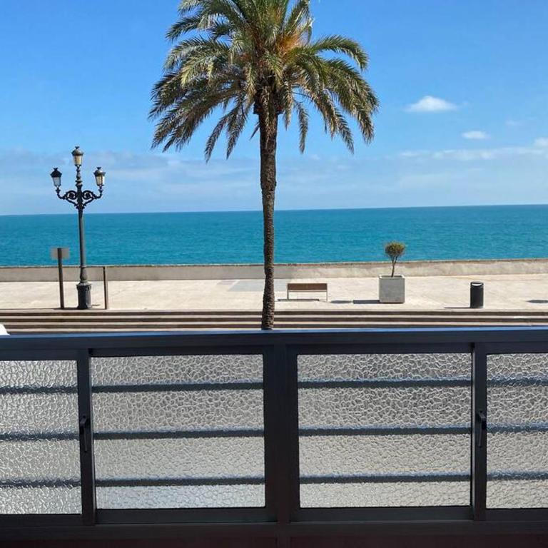 Mirador Playa Caleta Cádiz Centro Grupo AC Gestion - Apartamento de 3 dormitorios - 2