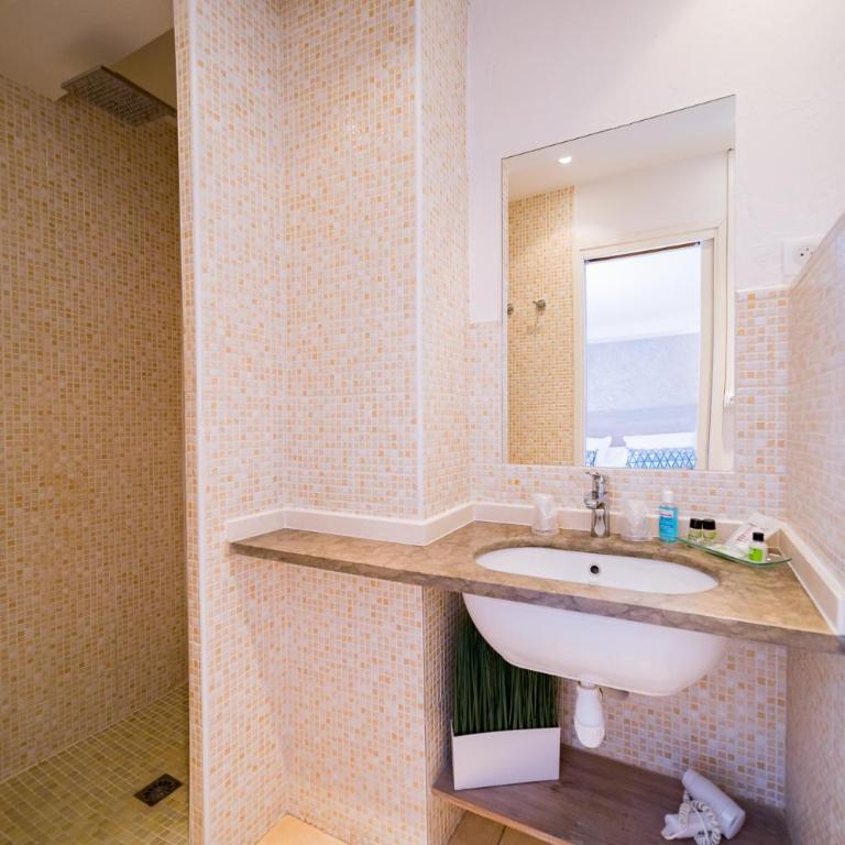 Hôtel Le Rabelais - Chambre Double Prestige avec Balcon - Vue sur Mer - 9