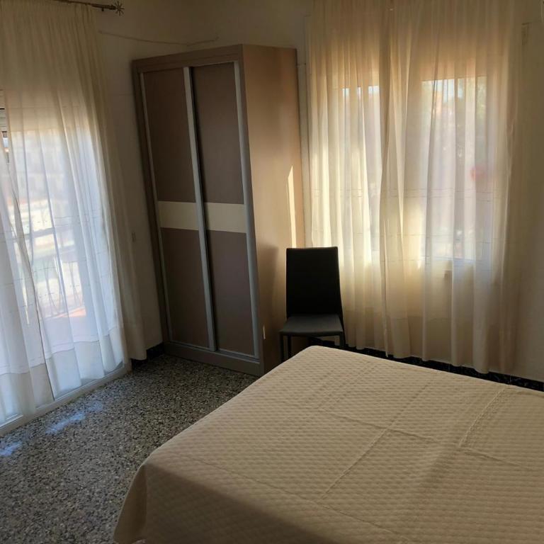 Hostal Internacional - Habitación Doble con baño privado - 1 o 2 camas - 4