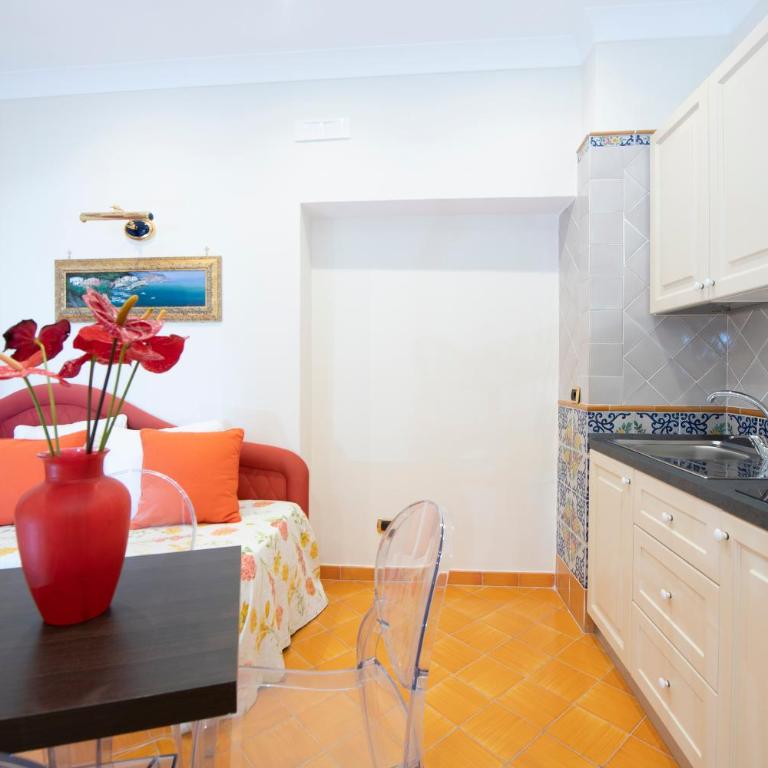 Amalfi Old Square room & apartments , 73 steps from the street - Appartamento con Balcone e Vista Mare - 6