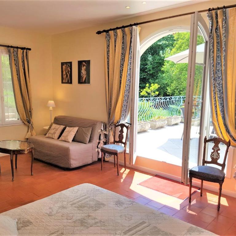 B&B with charm, quiet, kitchen, sw pool. - Chambre Familiale avec Terrasse - 9