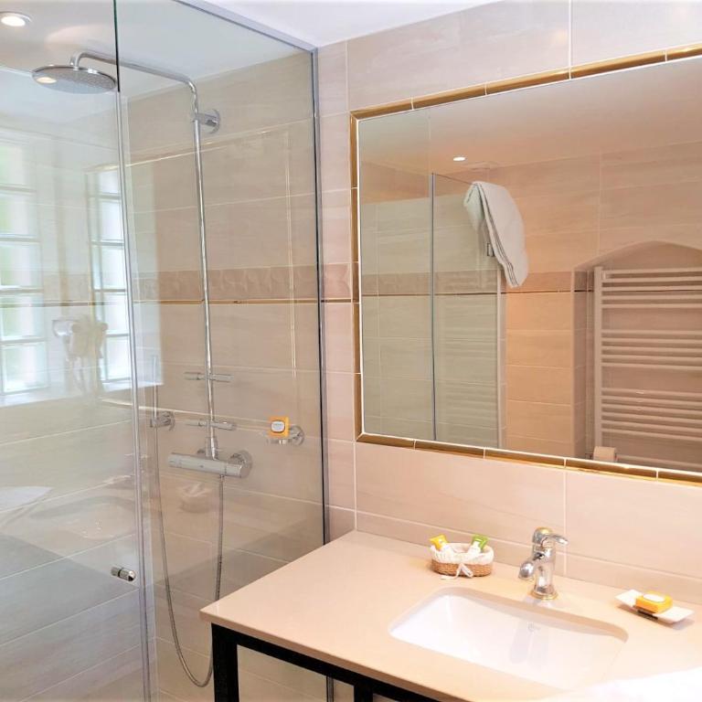 B&B with charm, quiet, kitchen, sw pool. - Chambre Familiale avec Terrasse - 8
