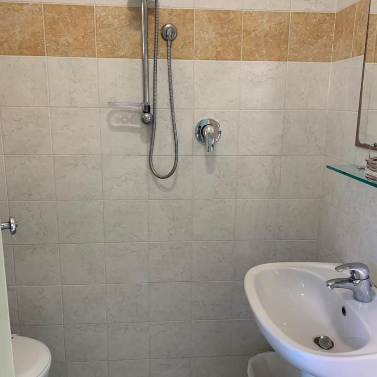 Hotel Levante Convenzionato con Oltremare - Camera Matrimoniale Economy con Letto a Una Piazza e Mezza - 4