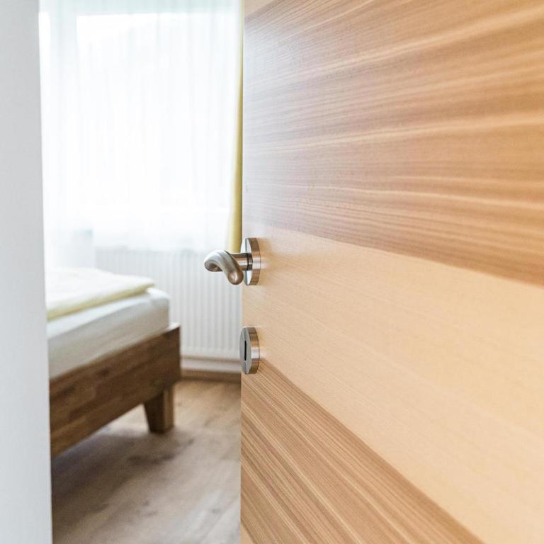 Gästehaus Reicher - Doppelzimmer mit Balkon - 13