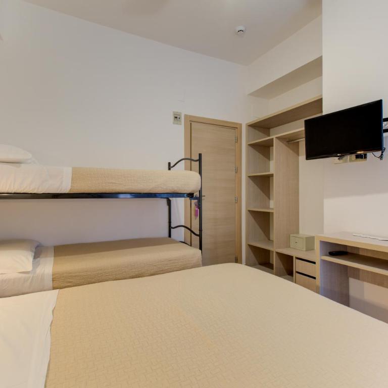 Hotel Cimarosa - Camera Quadrupla Economy - 7
