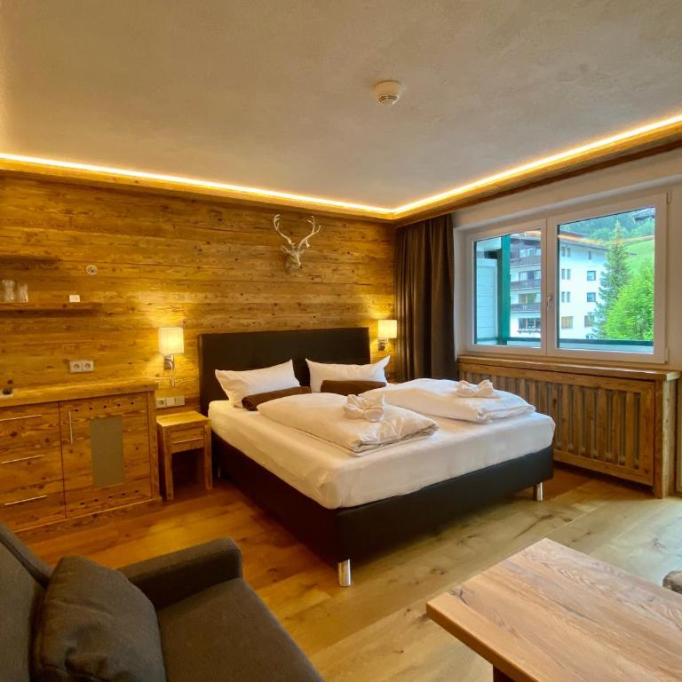 Almhof Kitzlodge - Alpine Lifestyle Hotel - Deluxe Doppelzimmer - 4