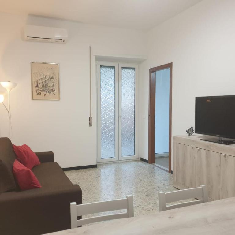 Trilocale Lido di Roma - Appartamento con 2 Camere da Letto - 6