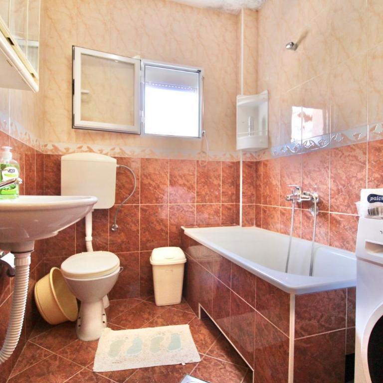 Apartments Mušović - One-Bedroom Apartment with Terrace and Sea View - 1