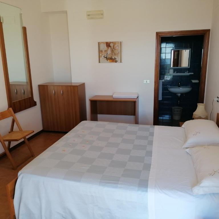 Camere da Anna Maria - Camera Matrimoniale con Bagno Privato - 2