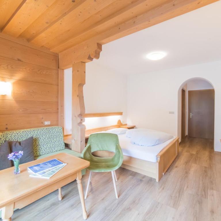 Pension Apartments Pardell - Doppelzimmer mit Balkon - 6