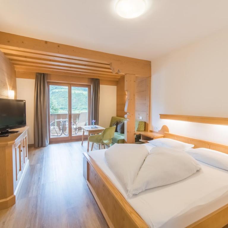 Pension Apartments Pardell - Doppelzimmer mit Balkon - 3