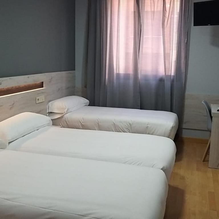 Alda Centro Oviedo - Habitación Doble con cama supletoria - 1