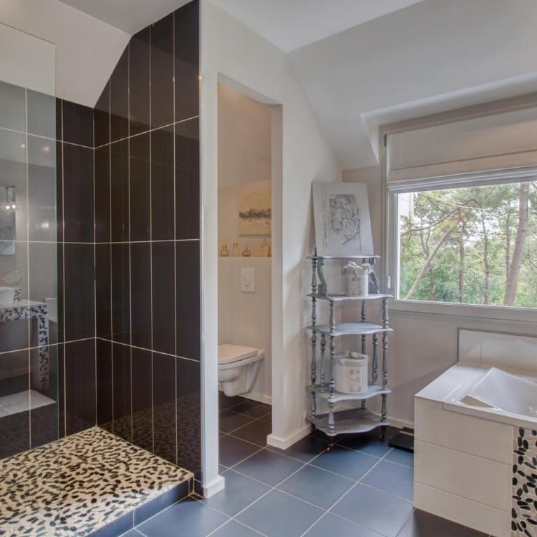 Villa Vent-Couvert - Chambre Lit King-Size avec Balcon - 5